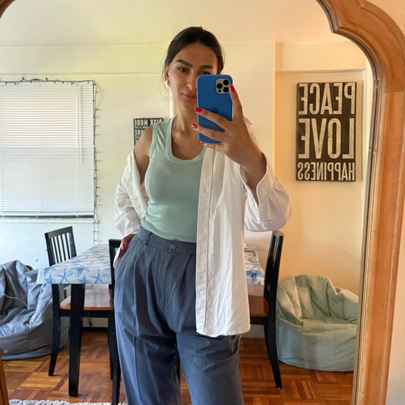 New top - Picture 2 of 4